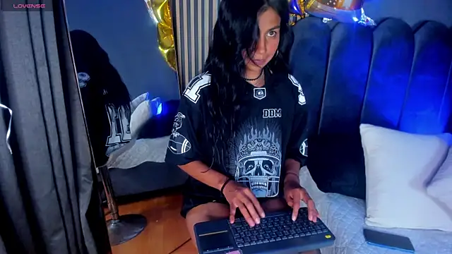 Snapshot of Keila_Fg chatting on 09.29.25 Keila Fg online show from 09.29.25