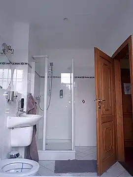 Snapshot of matzezsk chatting on 09.30.25 matzezsk online show from 09.30.25