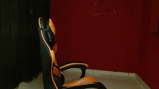 Snapshot of stvn_hot chatting on 09.23.25 stvn hot online show from 09.23.25