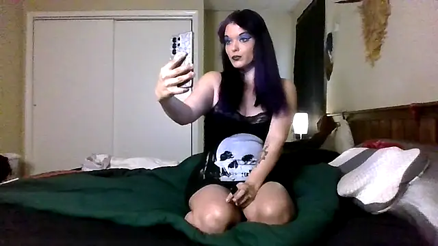 Snapshot of powhatanqueen chatting on 10.08.25 powhatanqueen online show from 10.08.25