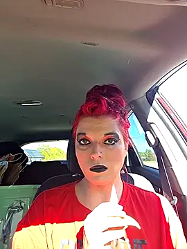 Snapshot of powhatanqueen chatting on 11.07.25 powhatanqueen online show from 11.07.25