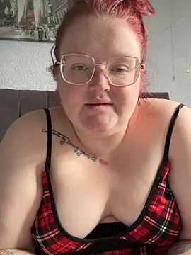 Snapshot of AmberBliss-X chatting on 05.08.26 AmberBliss-X online show from 05.08.26