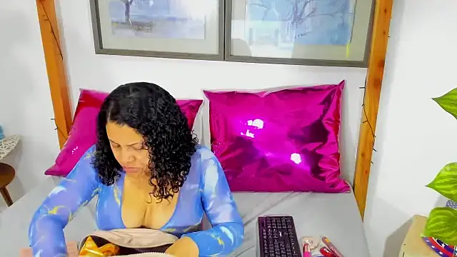 ElianaCollins online show from 11.16.25