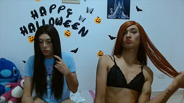 PinkLuna LolaBloom online show from 10.31.25