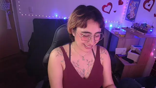 Miacatsito3 online show from 04.22.26