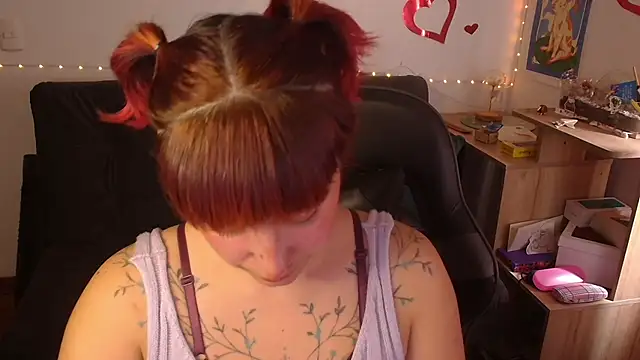 Snapshot of Miacatsito3 chatting on 05.01.26 Miacatsito3 online show from 05.01.26