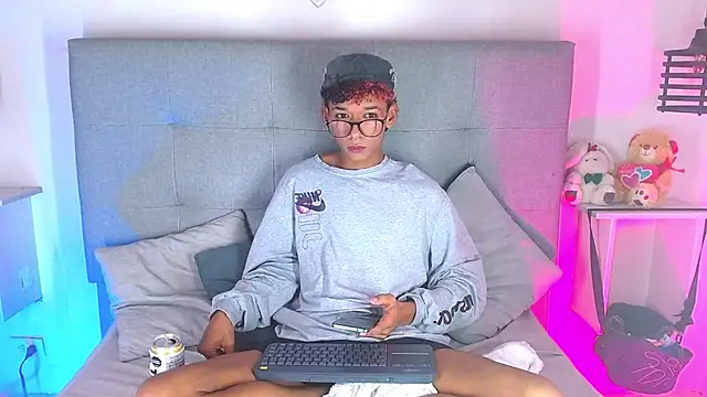 Billie Turner  online show from 09.29.25