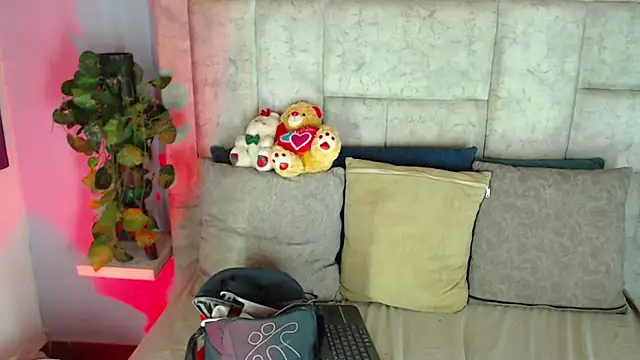 Billie Turner  online show from 10.18.25