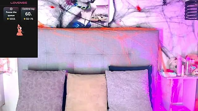 Billie Turner  online show from 10.21.25