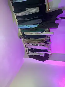 Billie Turner  online show from 12.18.25