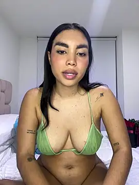 karolaalcendra online show from 03.20.26