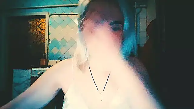 Snapshot of EmmaCat_ chatting on 04.24.26 EmmaCat online show from 04.24.26