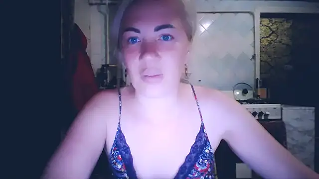 Snapshot of EmmaCat_ chatting on 05.20.26 EmmaCat online show from 05.20.26