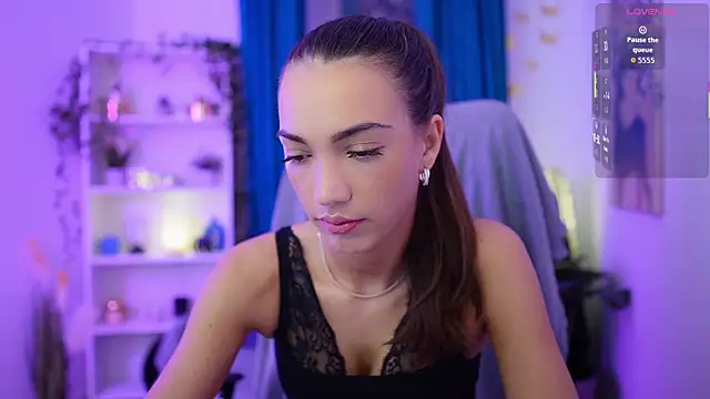 Alexis Love  online show from 11.29.25