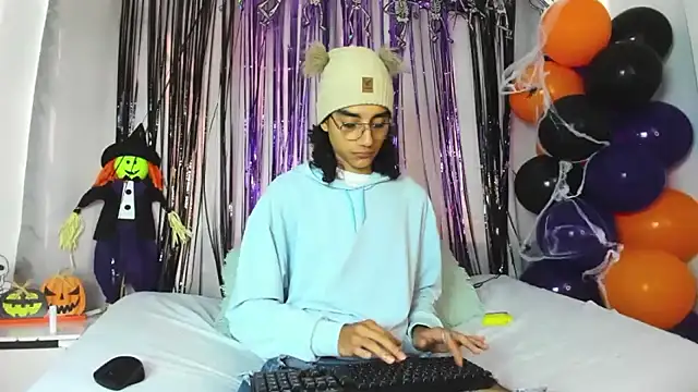 EthanBlackwoodd online show from 10.28.25