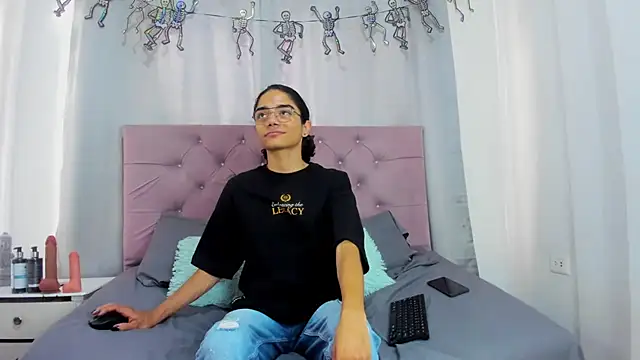 EthanBlackwoodd online show from 12.15.25