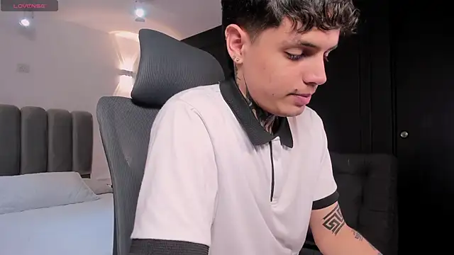 Declan-Fox online show from 09.21.25