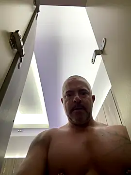 Snapshot of 3totangox chatting on 10.15.25 3totangox online show from 10.15.25