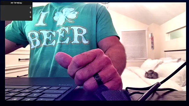 Snapshot of 3totangox chatting on 10.30.25 3totangox online show from 10.30.25