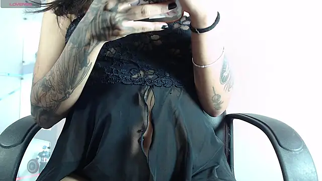 MavisManson online show from 10.23.25