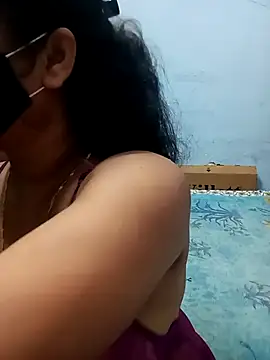 Snapshot of Deliciouskimi chatting on 09.18.25 Deliciouskimi online show from 09.18.25