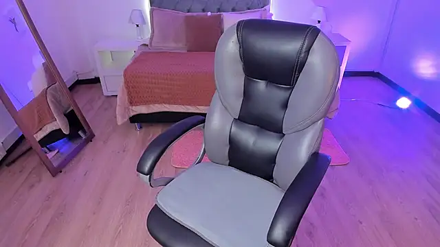 Sofia collen  online show from 11.14.25