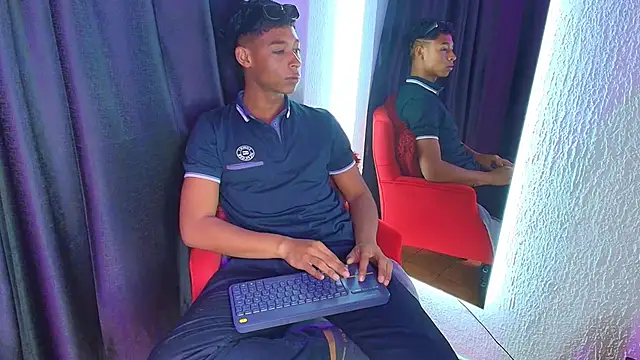 CoffeNaughty nom online show from 09.18.25