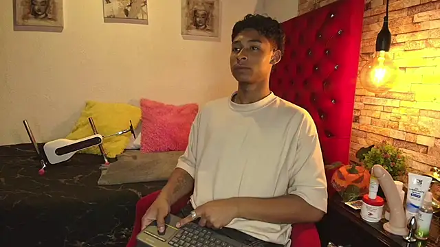 CoffeNaughty nom online show from 10.22.25