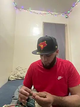 LeoPR00 online show from 12.18.25