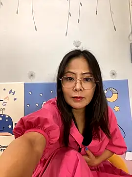 Snapshot of zhengzheng-102 chatting on 09.23.25 zhengzheng-102 online show from 09.23.25