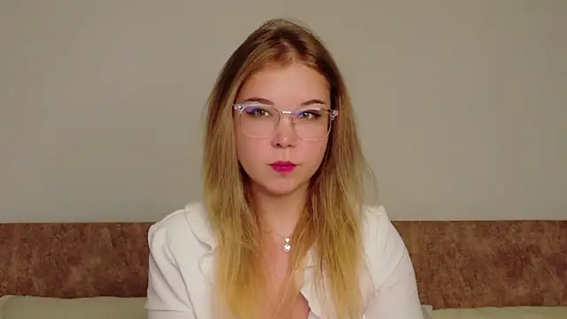 Lilith Bonheur online show from 02.11.26