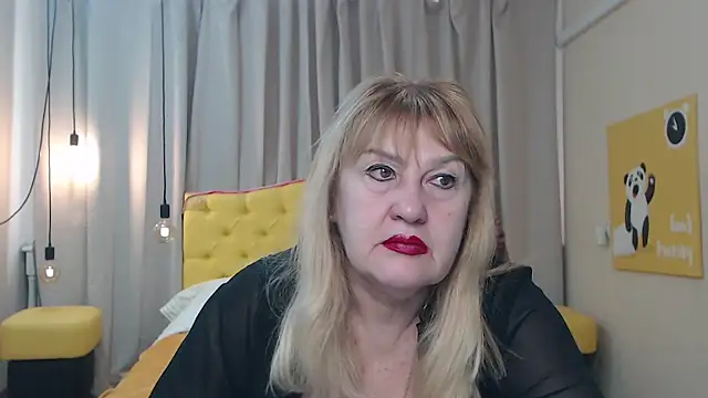 Snapshot of EmmaEllison chatting on 03.01.26 EmmaEllison online show from 03.01.26