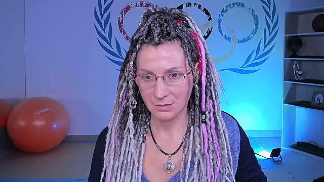 Snapshot of UmaSpace chatting on 09.29.25 UmaSpace online show from 09.29.25