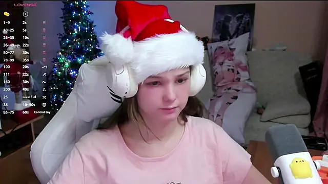 Snapshot of SharybbFace chatting on 12.19.25 SharybbFace online show from 12.19.25