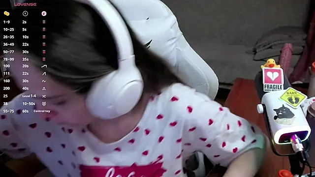 Snapshot of SharybbFace chatting on 01.13.26 SharybbFace online show from 01.13.26