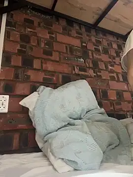 Snapshot of LAURA_LLL chatting on 11.17.25 LAURA LLL online show from 11.17.25