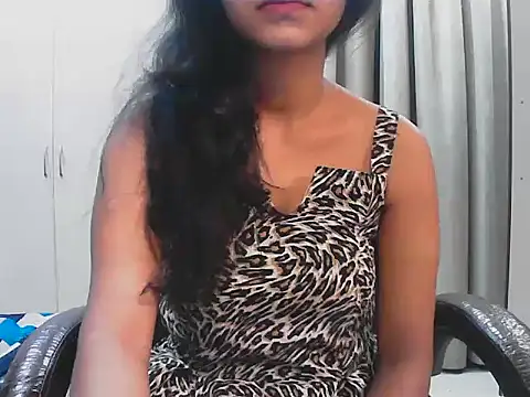 Snapshot of short_girl_ chatting on 10.01.25 short girl  online show from 10.01.25