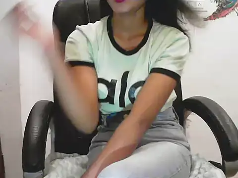 Snapshot of short_girl_ chatting on 07.02.26 short girl online show from 07.02.26