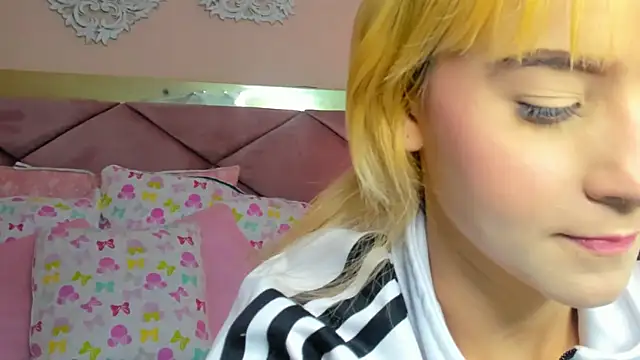 ChloeLaurentt online show from 02.04.26