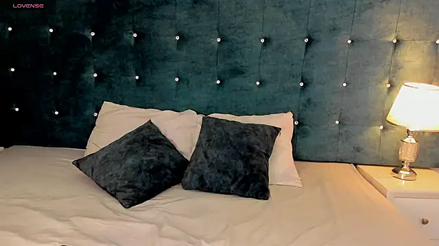 LiilyAdams online show from 11.25.25