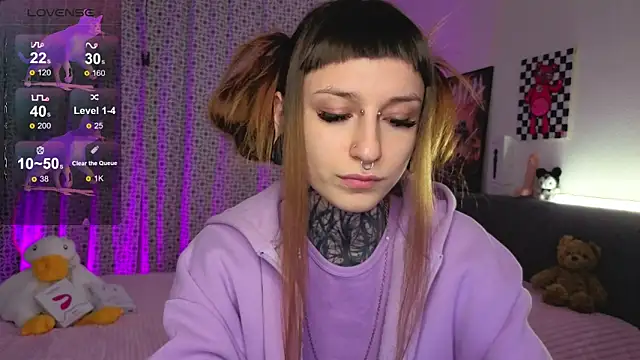 LilithPoison online show from 10.30.25