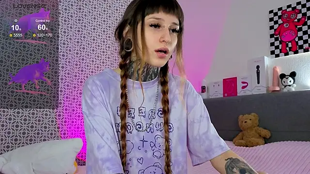 LilithPoison online show from 01.15.26