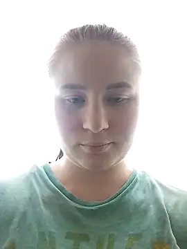 DeLoveresX online show from 09.14.25