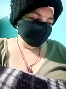 Love-890 online show from 12.18.25