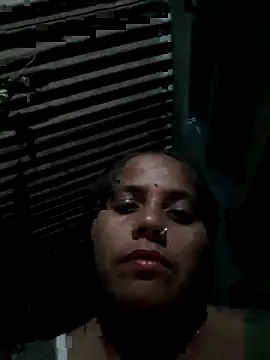 Snapshot of Hot_kadi83 chatting on 10.17.25 Hot kadi83 online show from 10.17.25