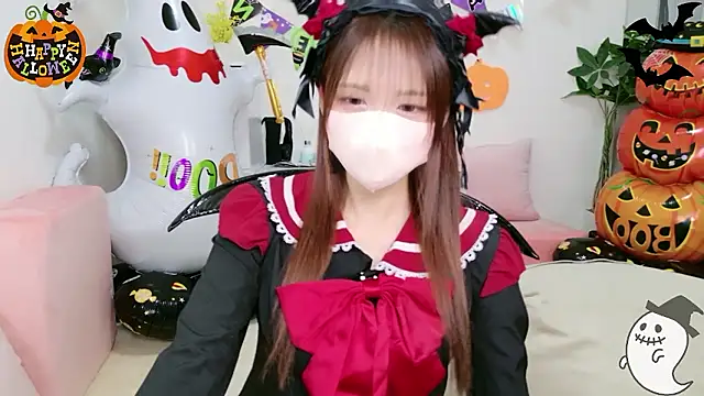 Snapshot of Yurika_ch chatting on 10.30.25 Yurika ch online show from 10.30.25