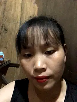 Snapshot of huong-18 chatting on 10.01.25 huong-18 online show from 10.01.25