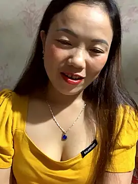Snapshot of _losrt_cherry_ chatting on 10.15.25 losrt cherry online show from 10.15.25