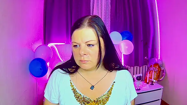 Snapshot of BritneyRaine chatting on 09.24.25 BritneyRaine online show from 09.24.25