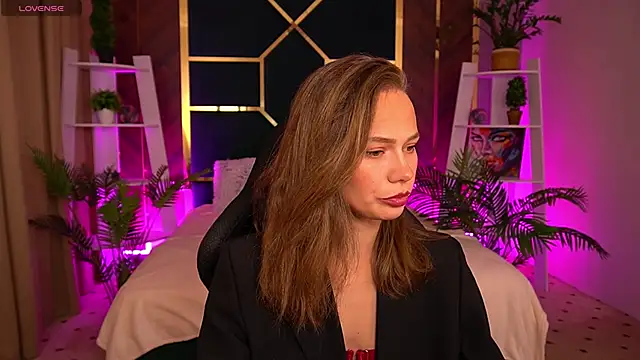 ShyySiren online show from 10.24.25